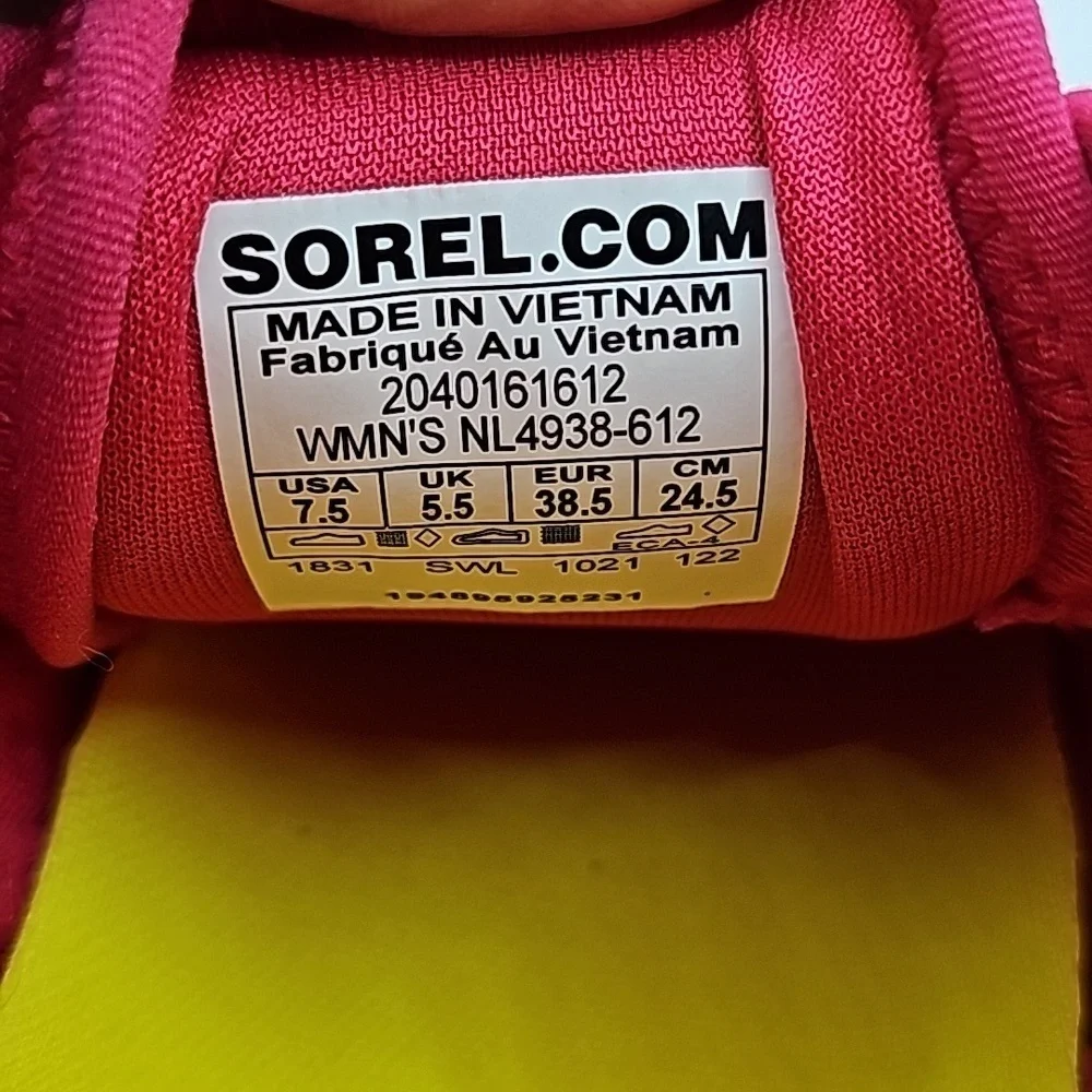 SOREL running shoes. Kinetic Breakthrough Day Lace. Womens size 7.5